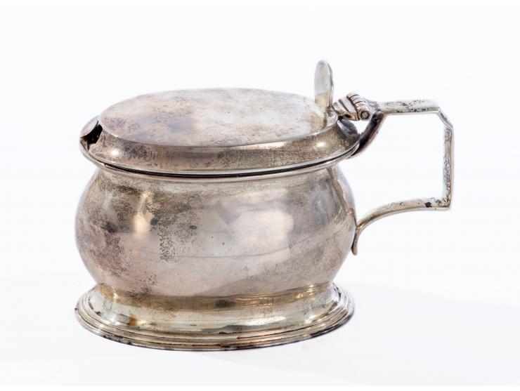 Silver Vessel Gifted by Rebbe Rayatz to His Daughter Rebbetzin Chanah Gurary – With Letter of Authenticity Signed by Rebbetzin Chanah Gurary